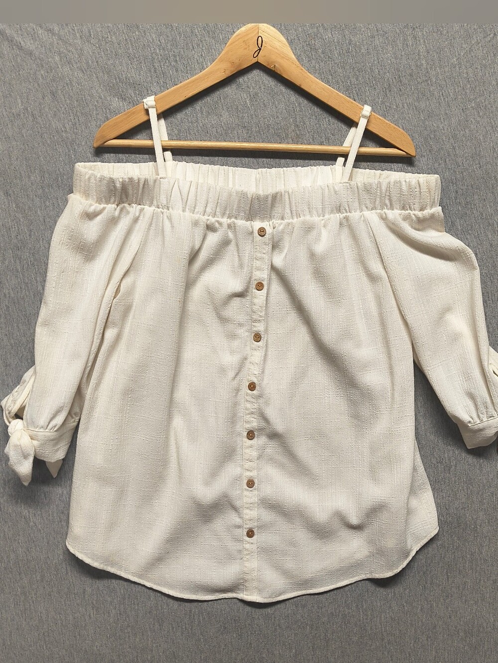 IZ Byer Off‑Shoulder Tie‑Sleeve Blouse – Cream (L)